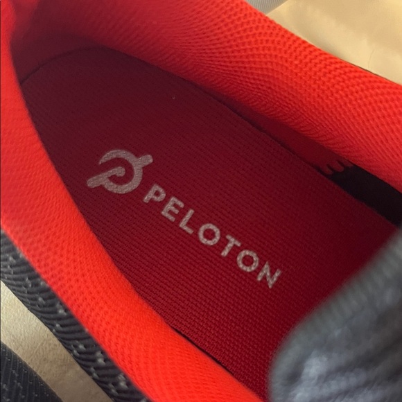 Peloton Altos Black and Red Cycling Shoes with Cleats Mens 8 Womens 9.5 main image 4